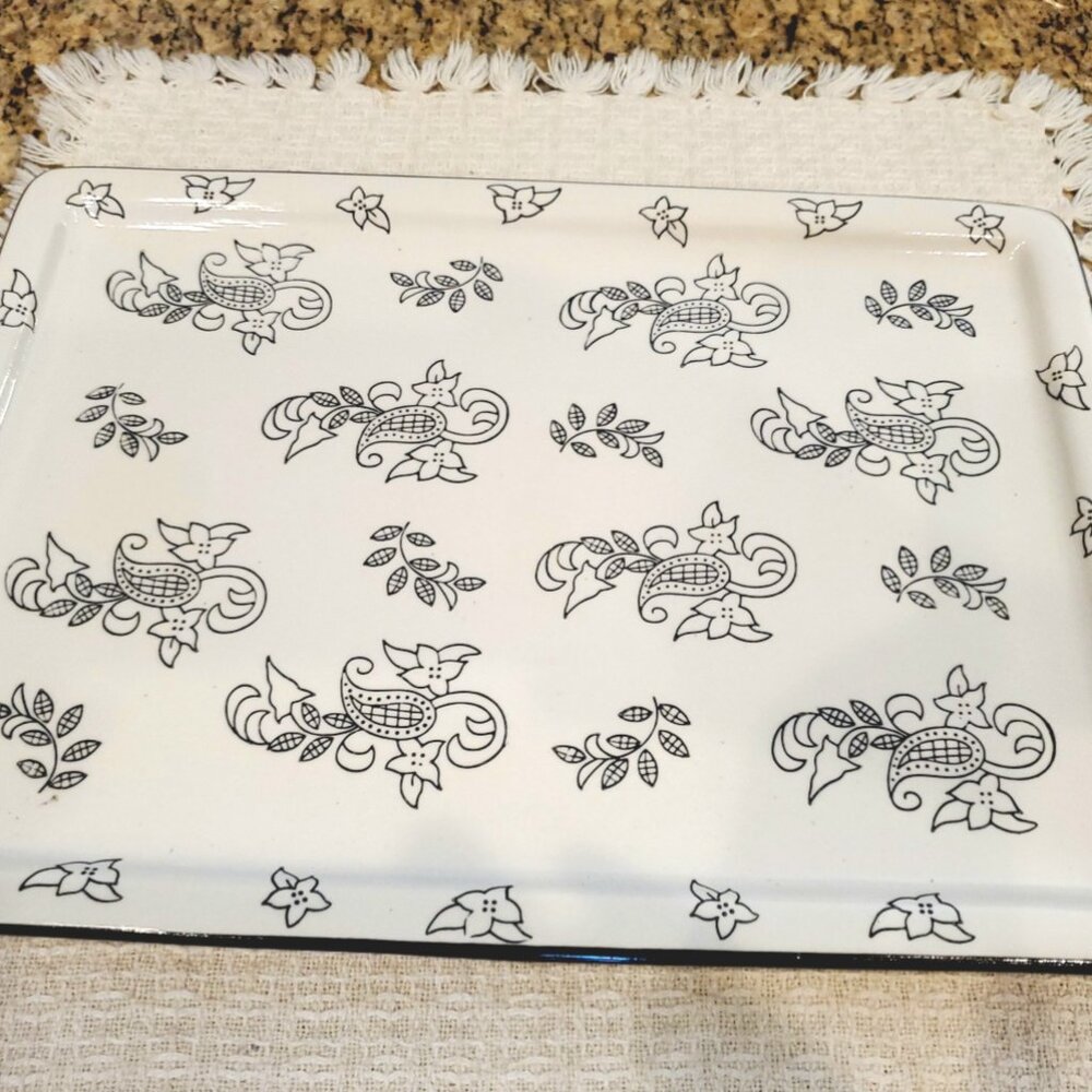 Baum Stoneware Black and Cream Color Paisley Serving Tray With Handles